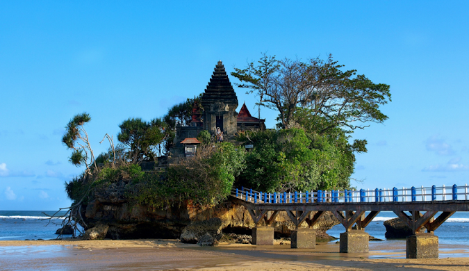 Pantai Balekambang